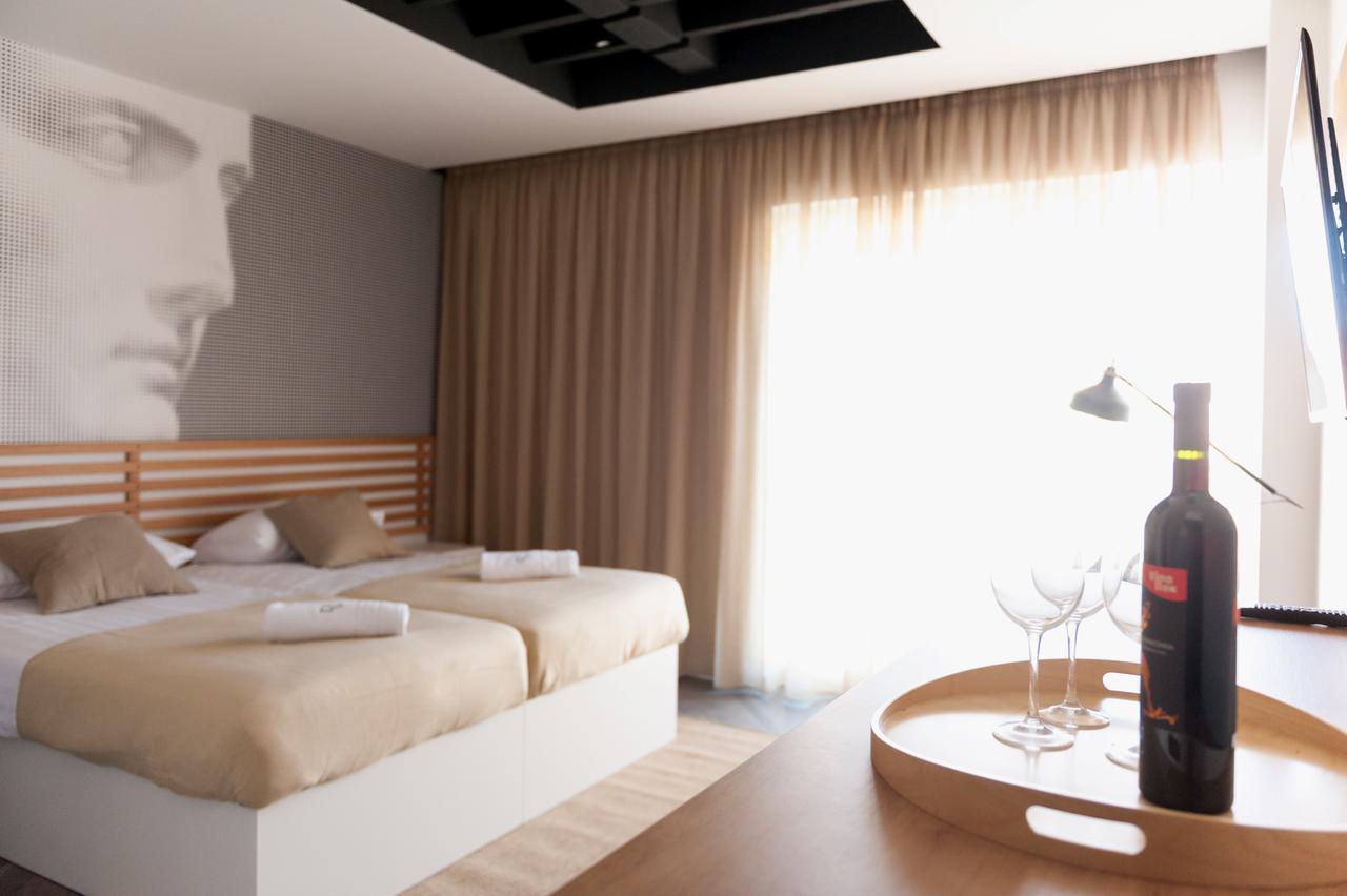 Domus Romana Lux Bed and Breakfast Zara Esterno foto