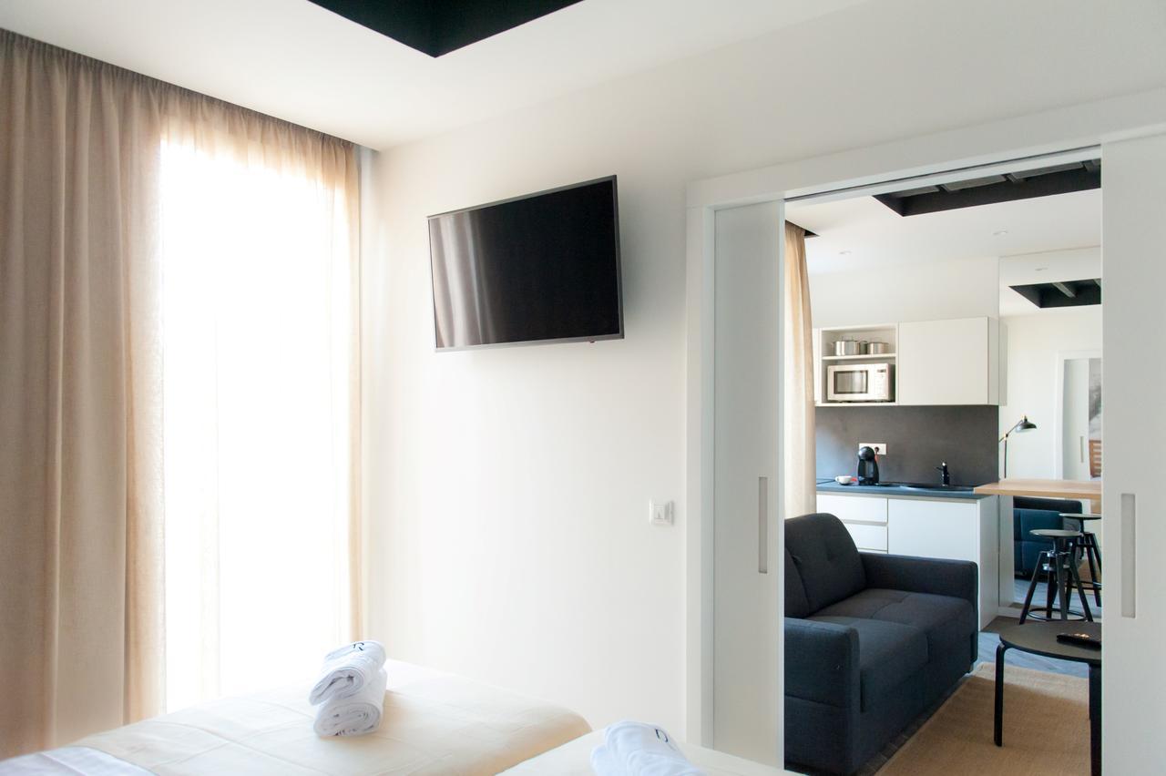 Domus Romana Lux Bed and Breakfast Zara Esterno foto