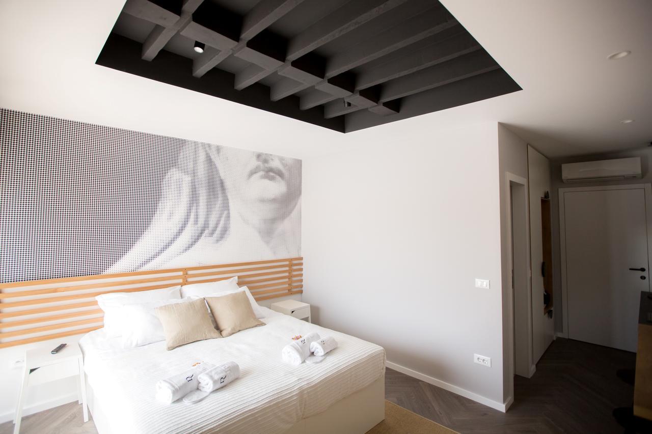 Domus Romana Lux Bed and Breakfast Zara Esterno foto