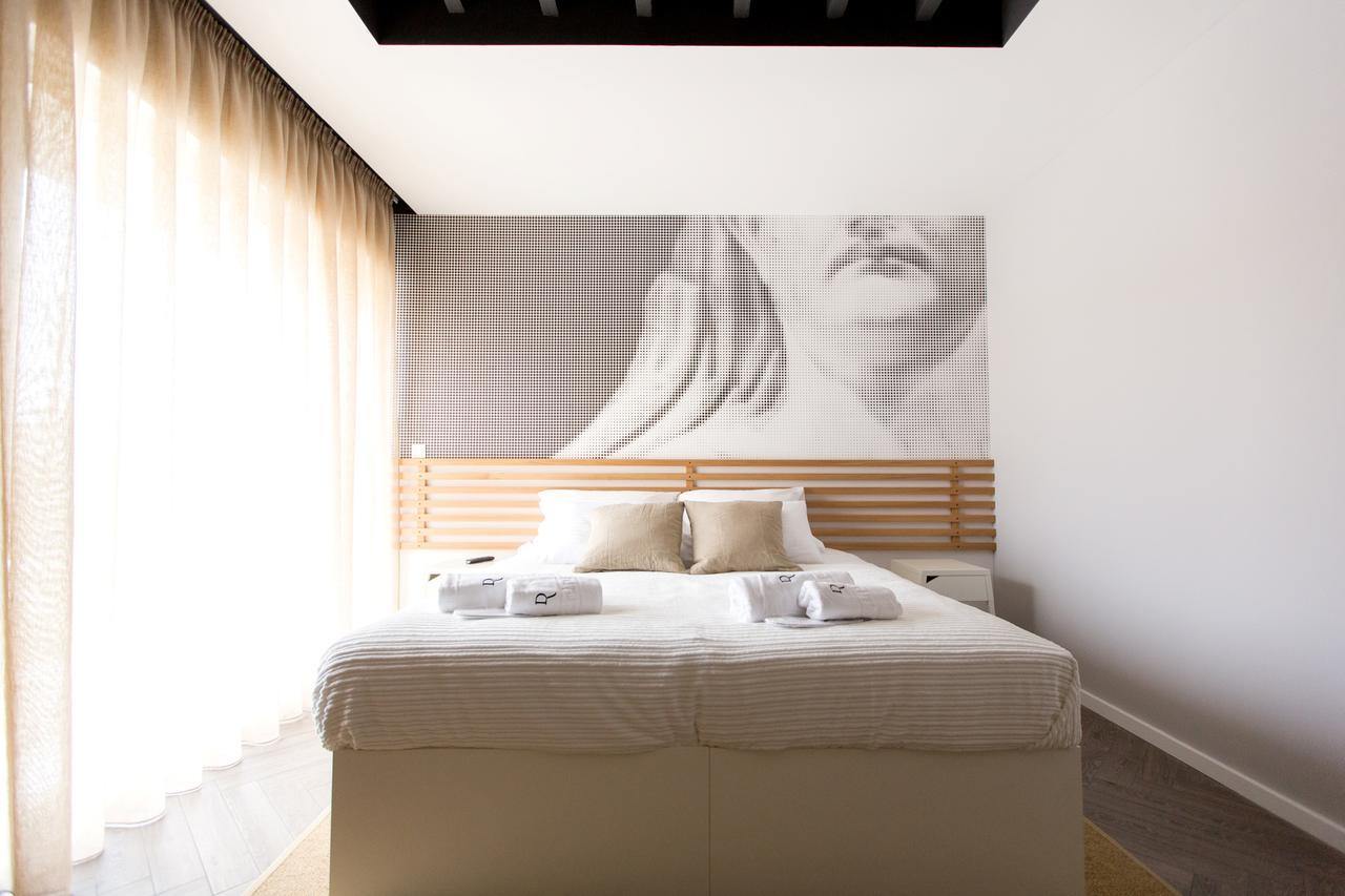 Domus Romana Lux Bed and Breakfast Zara Esterno foto