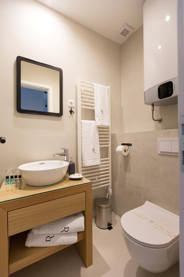 Domus Romana Lux Bed and Breakfast Zara Esterno foto