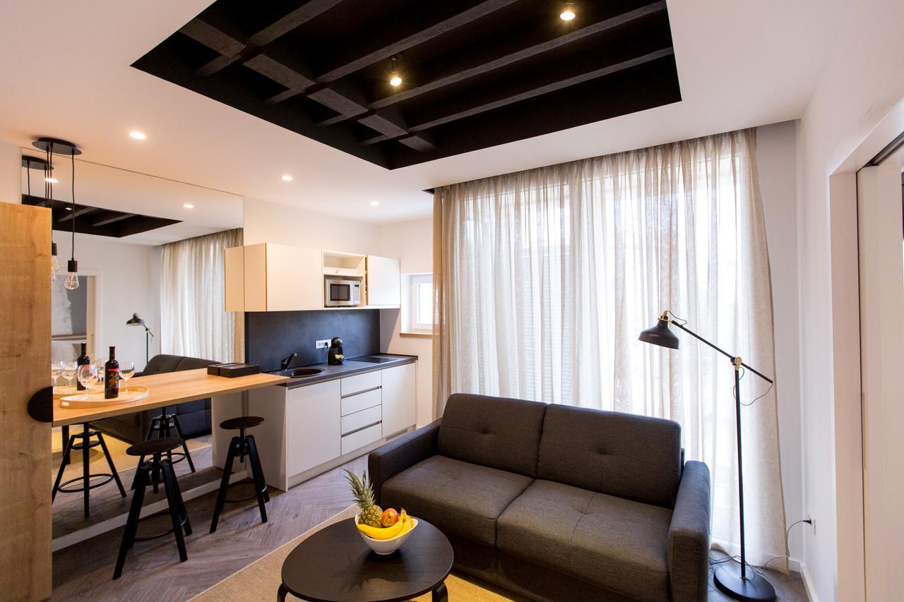 Domus Romana Lux Bed and Breakfast Zara Esterno foto